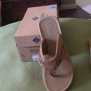 NWT, 4M, sperry dark tan thong flip flops